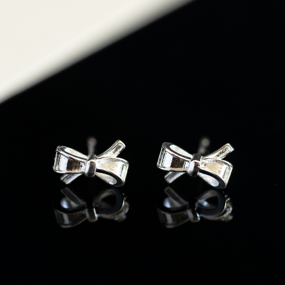 Silver Bow Studs